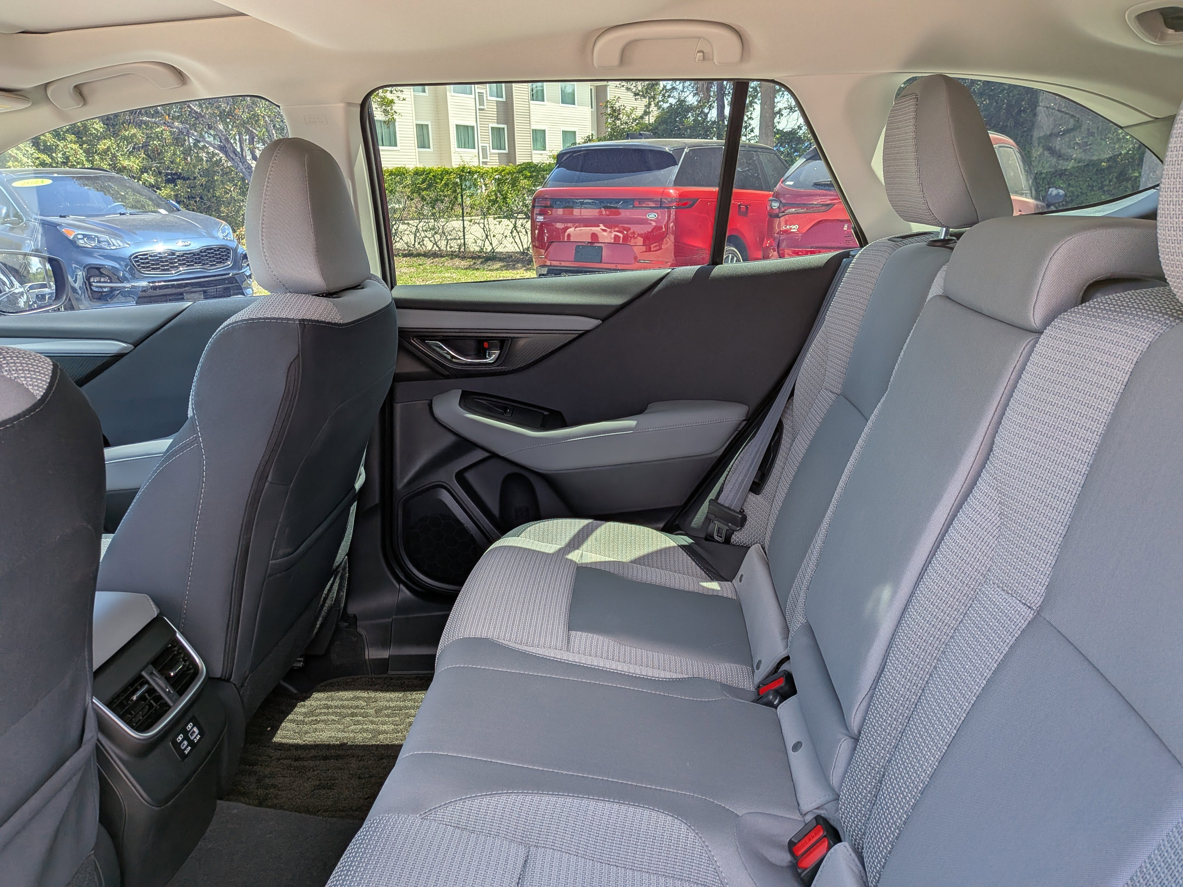 Used 2025 Subaru Outback Premium image 15