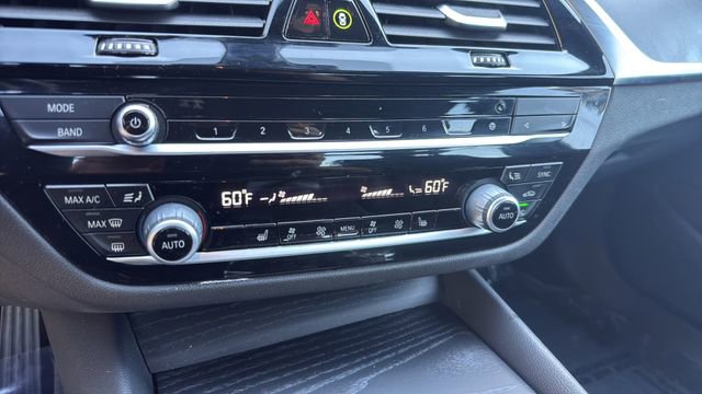 Used 2022 BMW 530i w/ Convenience Package RWD image 19