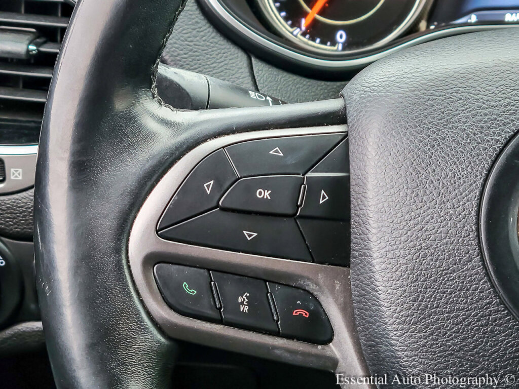 Used 2019 Jeep Cherokee Limited image 17