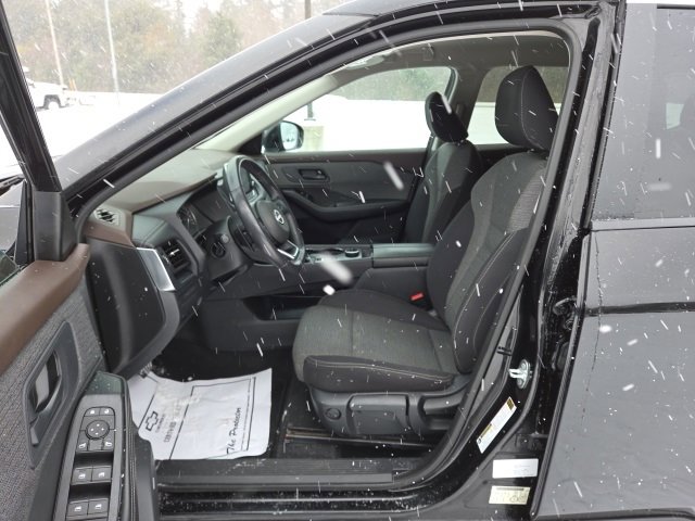 Used 2022 Nissan Rogue S image 16