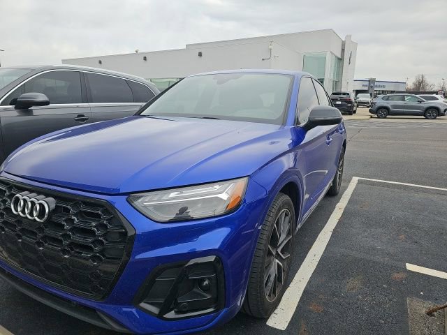 Used 2024 Audi SQ5 Prestige w/ Prestige Package image 2