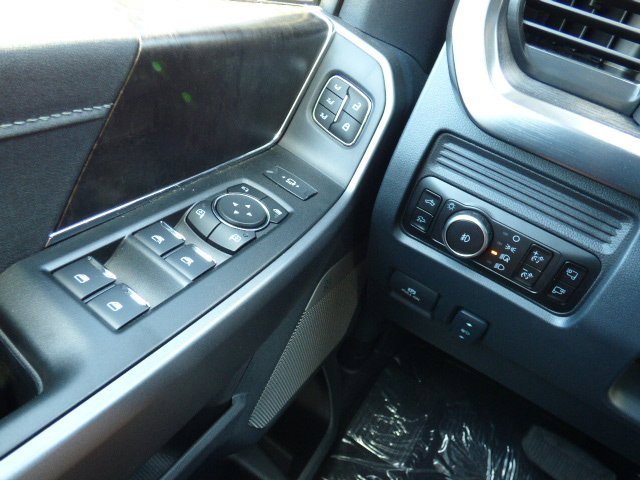 New 2025 Ford F350 Lariat w/ Lariat Ultimate Package image 35