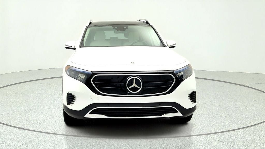 Used 2022 Mercedes-Benz EQB 300 4MATIC w/ Pinnacle Package image 2