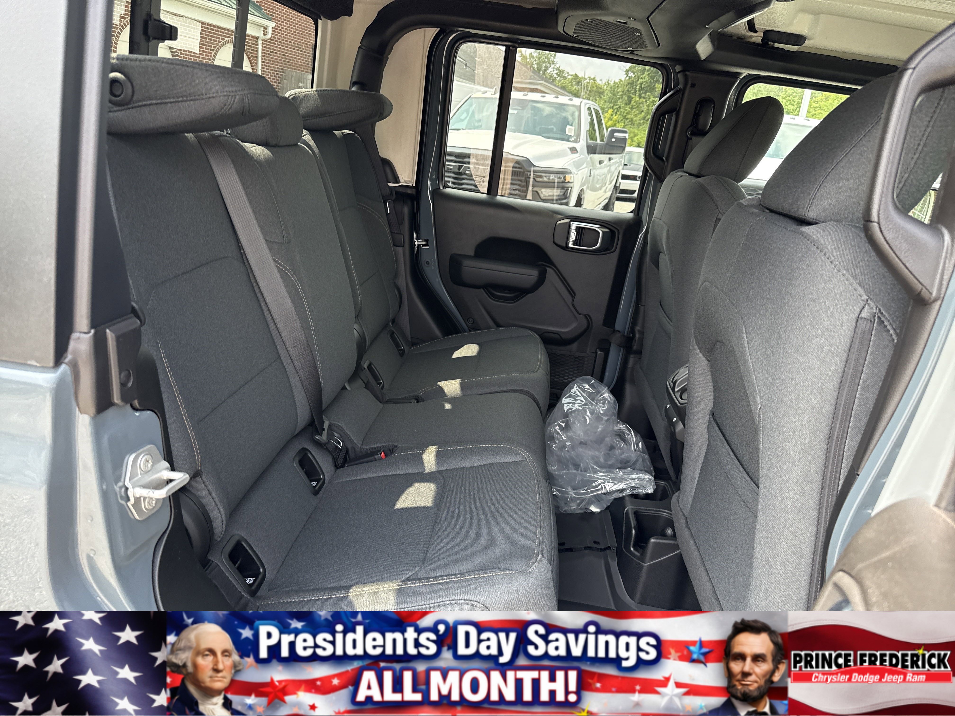 New 2025 Jeep Gladiator Sport image 13