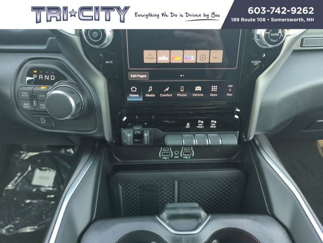 New 2026 RAM 1500 4x4 Crew Cab image 23