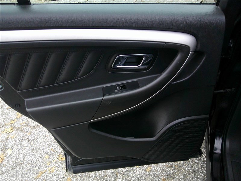 Used 2018 Ford Taurus SEL FWD image 16