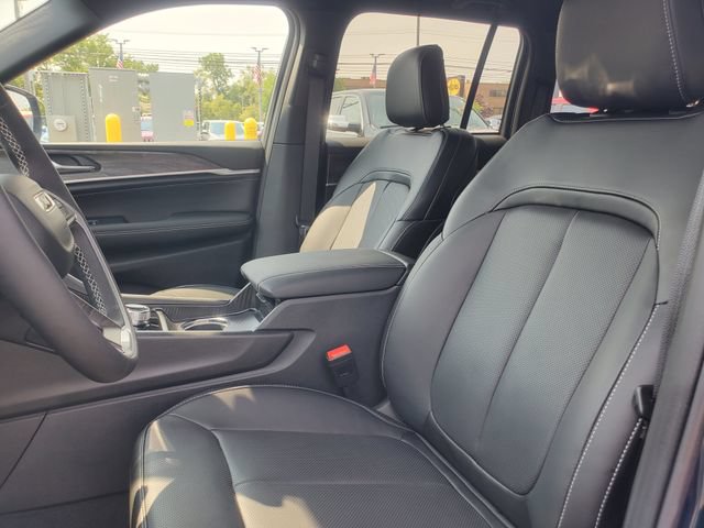 New 2026 Jeep Grand Cherokee Limited AWD/4WD image 6