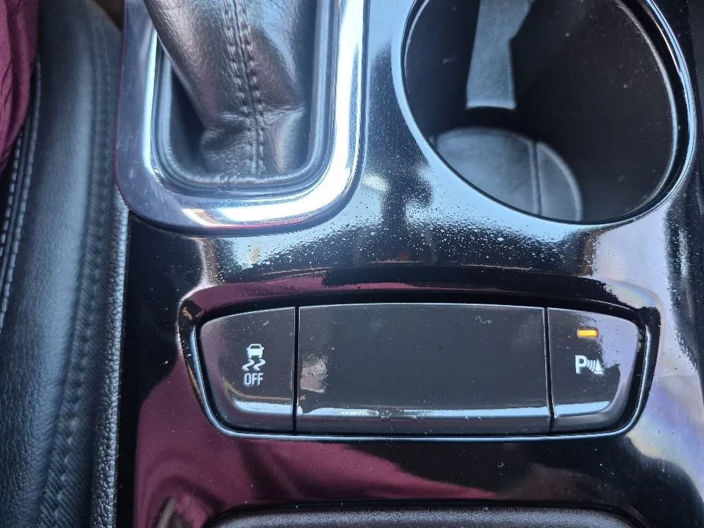 Used 2017 Chevrolet Cruze Premier FWD image 26