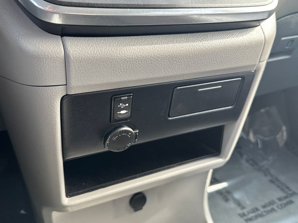 Used 2017 Toyota Sienna L FWD image 26