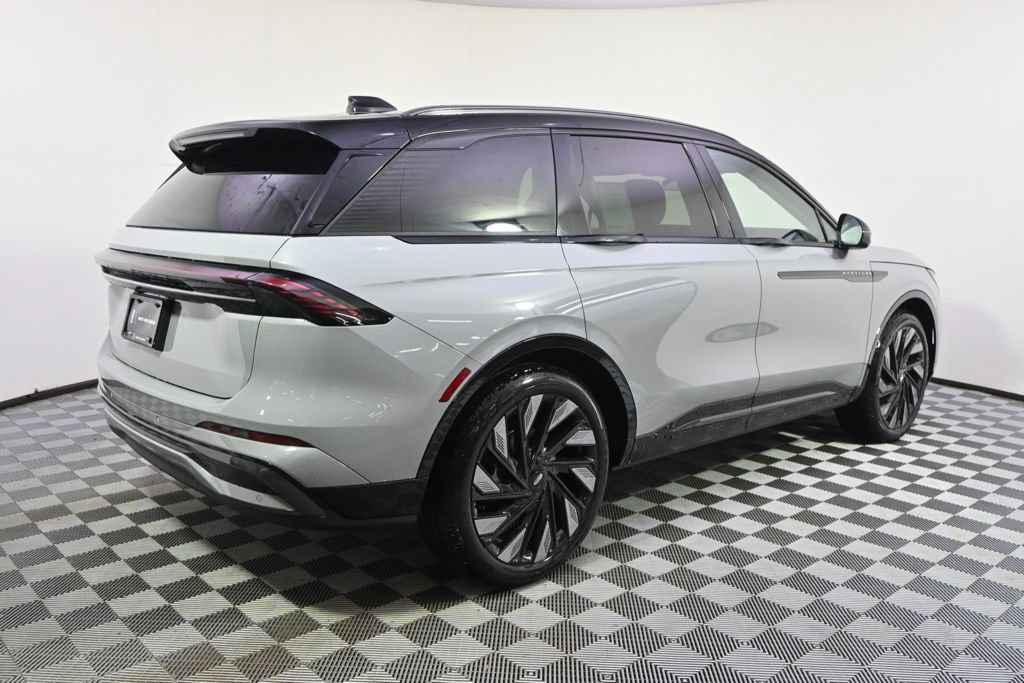 New 2026 Lincoln Nautilus Reserve w/ Jet Appearance Package AWD/4WD image 7