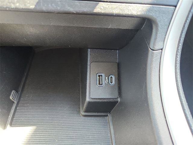 Used 2023 Ford Edge SEL image 21