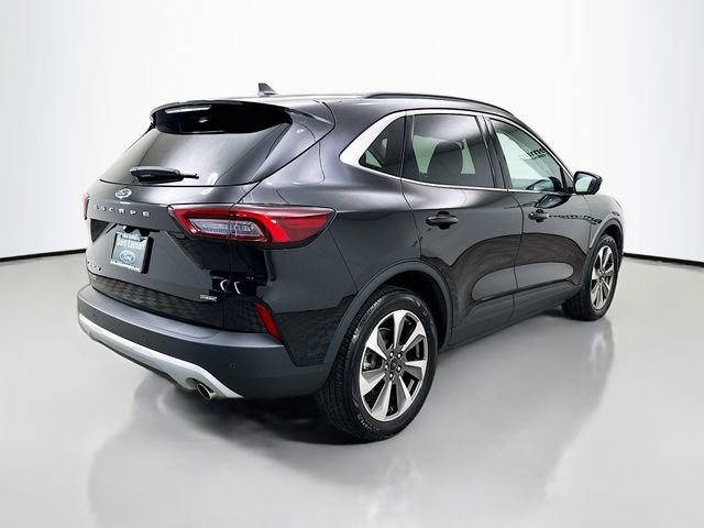 Used 2024 Ford Escape Platinum w/ Premium Technology Package image 7