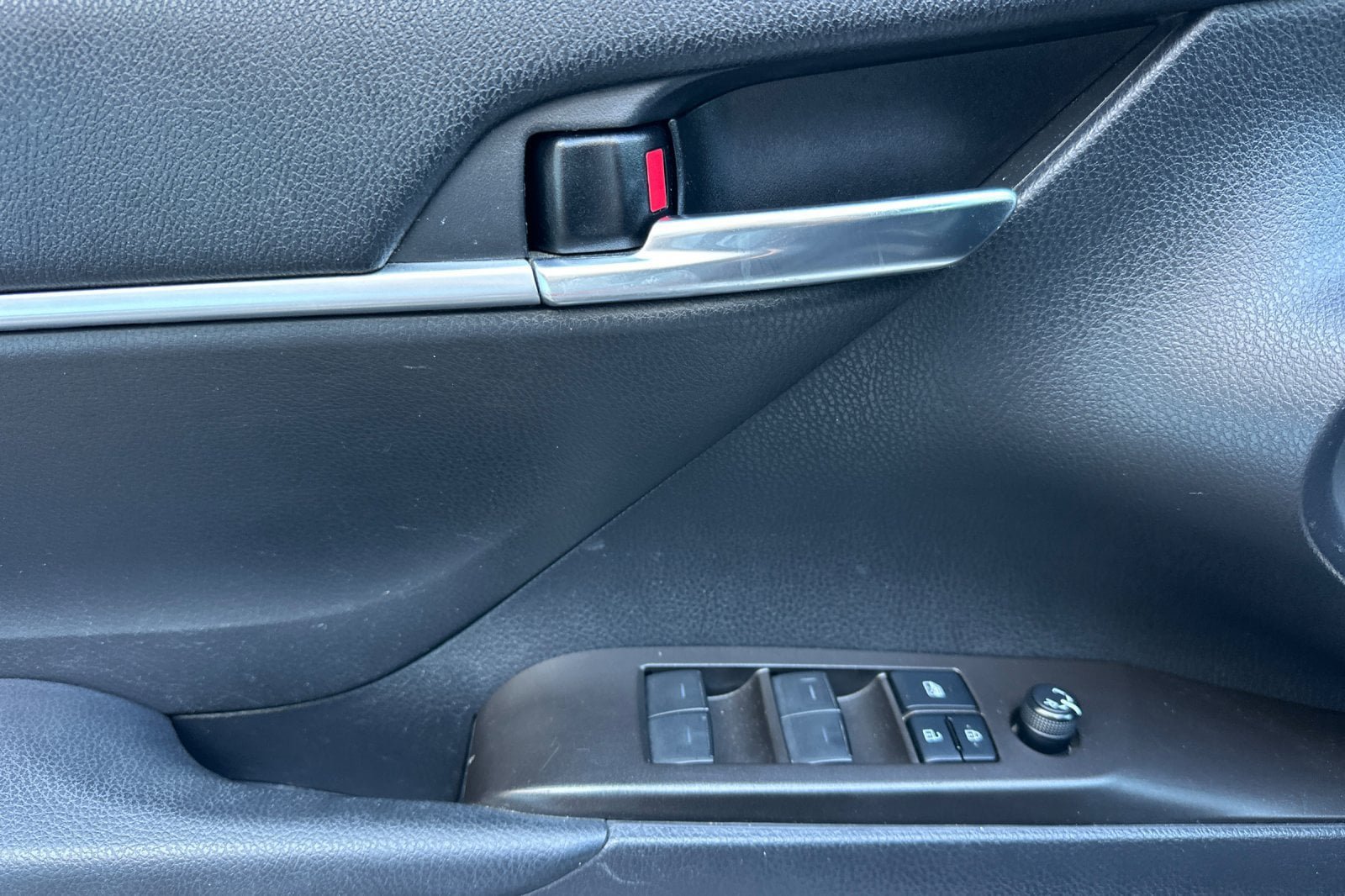 Certified 2022 Toyota Camry SE FWD image 11