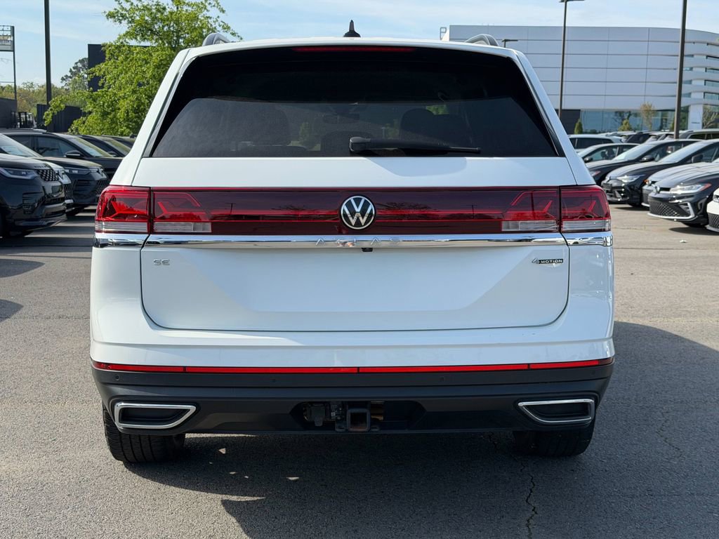 Used 2024 Volkswagen Atlas SE AWD/4WD image 4