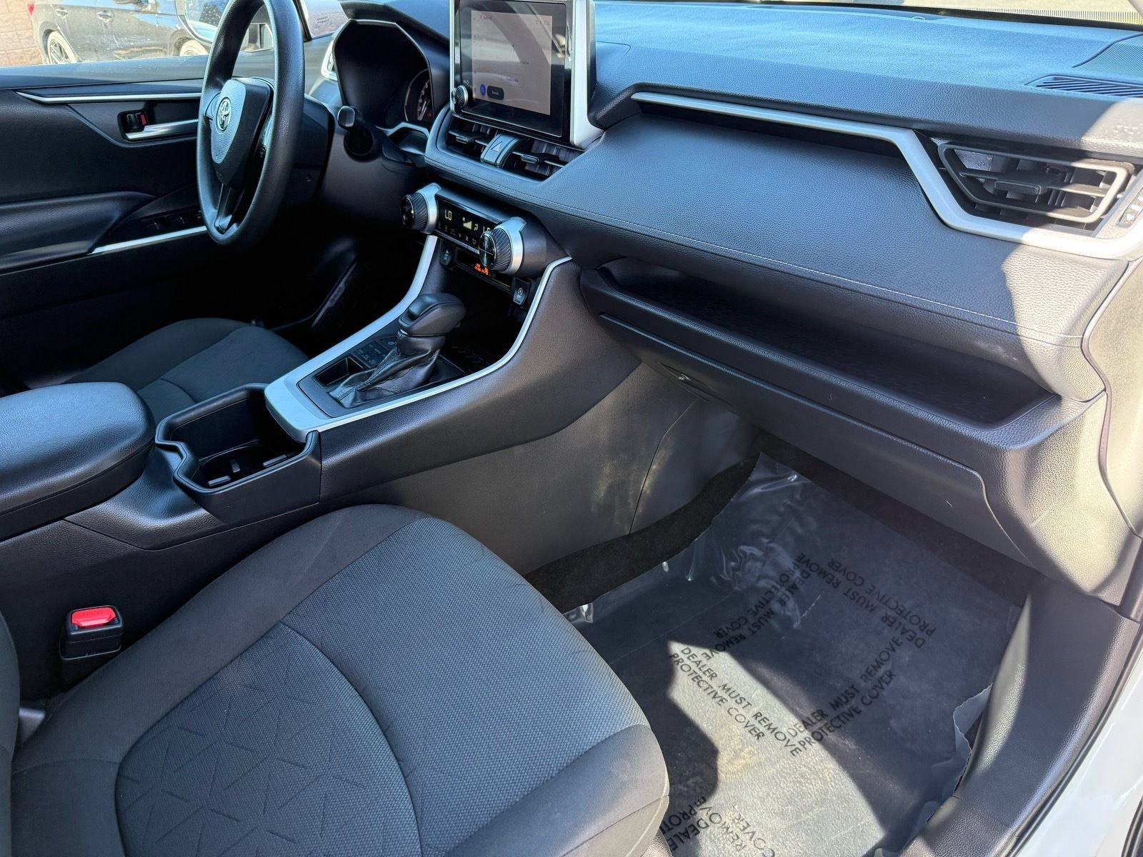 Used 2025 Toyota RAV4 XLE AWD/4WD image 29