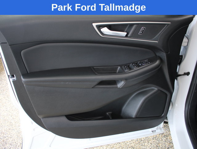 Used 2024 Ford Edge SEL AWD/4WD image 11