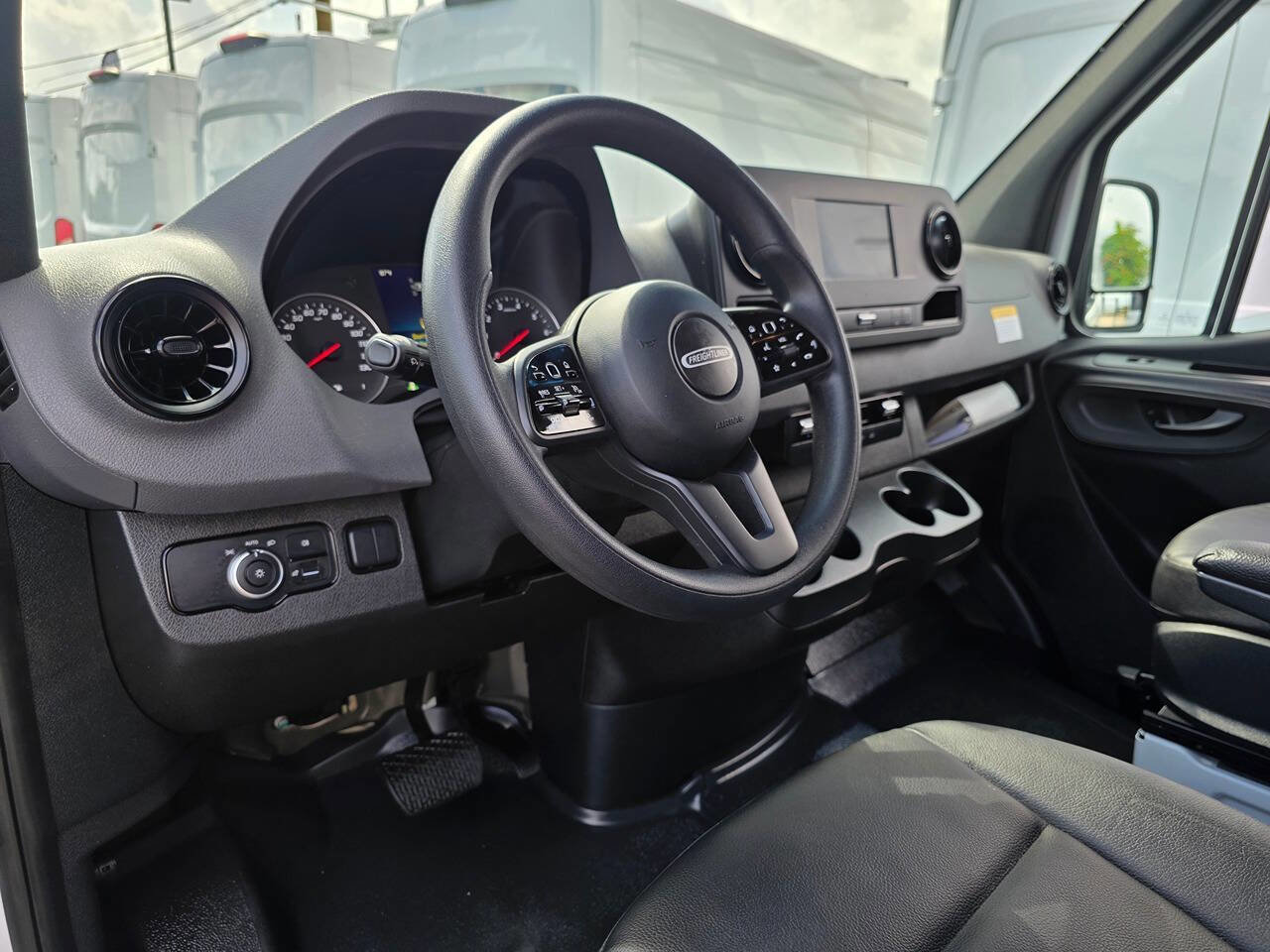 Used 2021 Freightliner Sprinter 2500 image 16