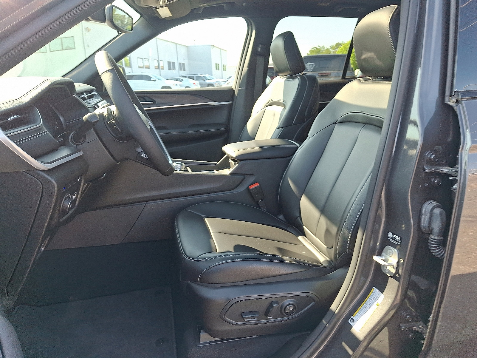 Used 2024 Jeep Grand Cherokee Limited 4xe AWD/4WD image 13