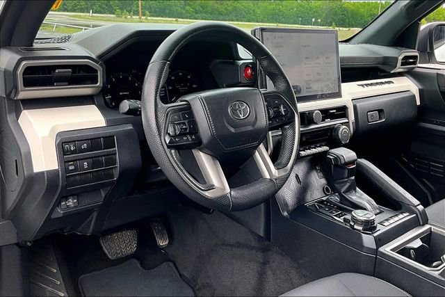 Used 2024 Toyota Tacoma TRD Off-Road AWD/4WD image 18