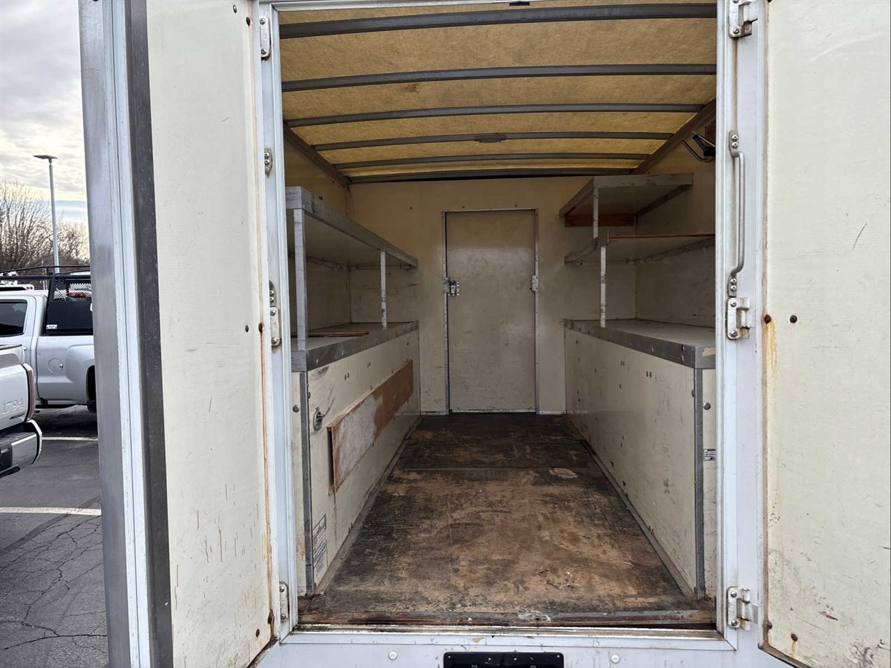 Used 2017 GMC Savana 3500 image 12