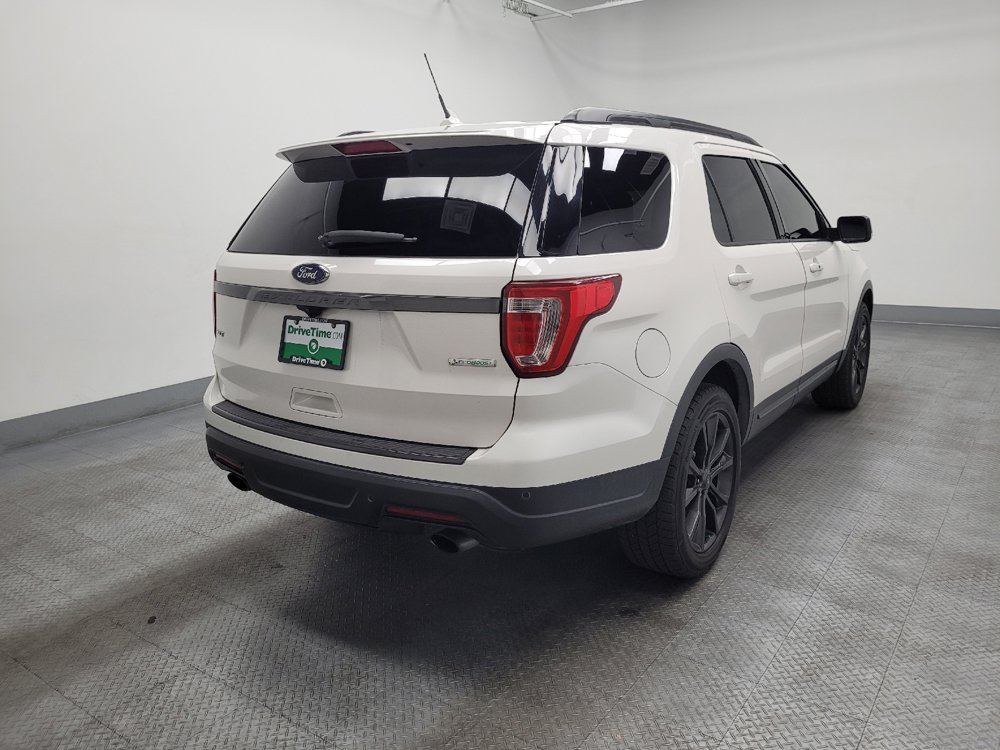 Used 2019 Ford Explorer XLT w/ Equipment Group 202A FWD image 9