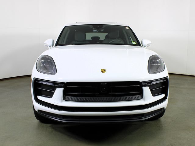 New 2026 Porsche Macan AWD/4WD image 10