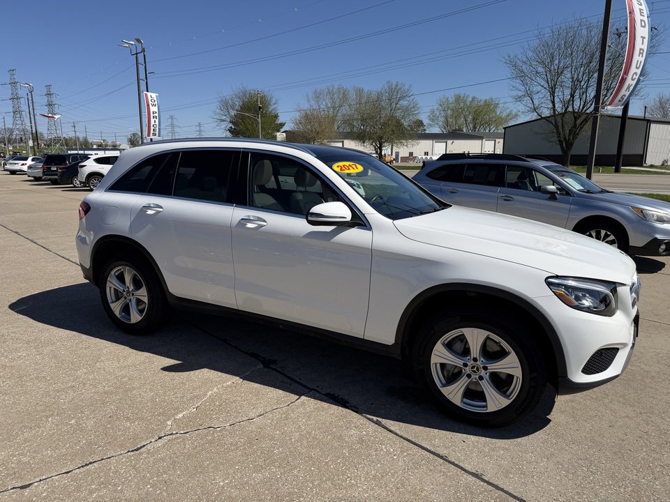 Used 2017 Mercedes-Benz GLC 300 4MATIC image 5