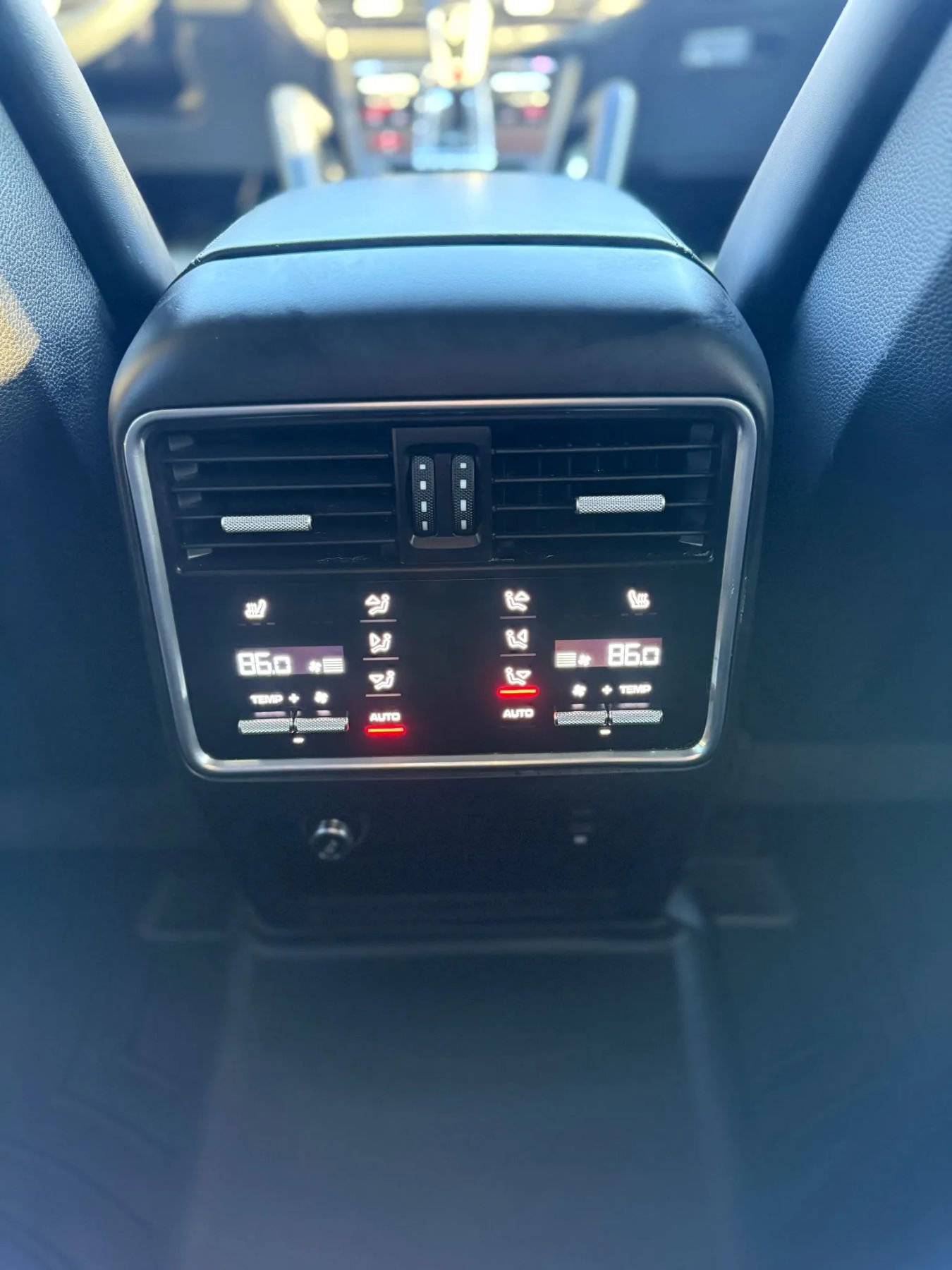 Used 2022 Porsche Cayenne Turbo image 26