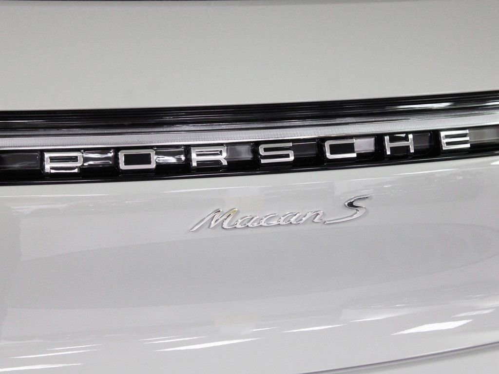 Certified 2026 Porsche Macan S AWD/4WD image 13
