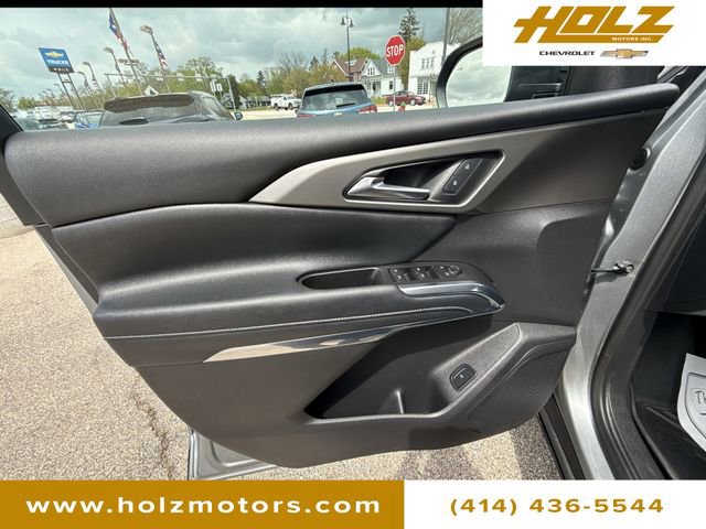 Certified 2025 Chevrolet Traverse LT w/ Midnight/Sport Edition AWD/4WD image 21