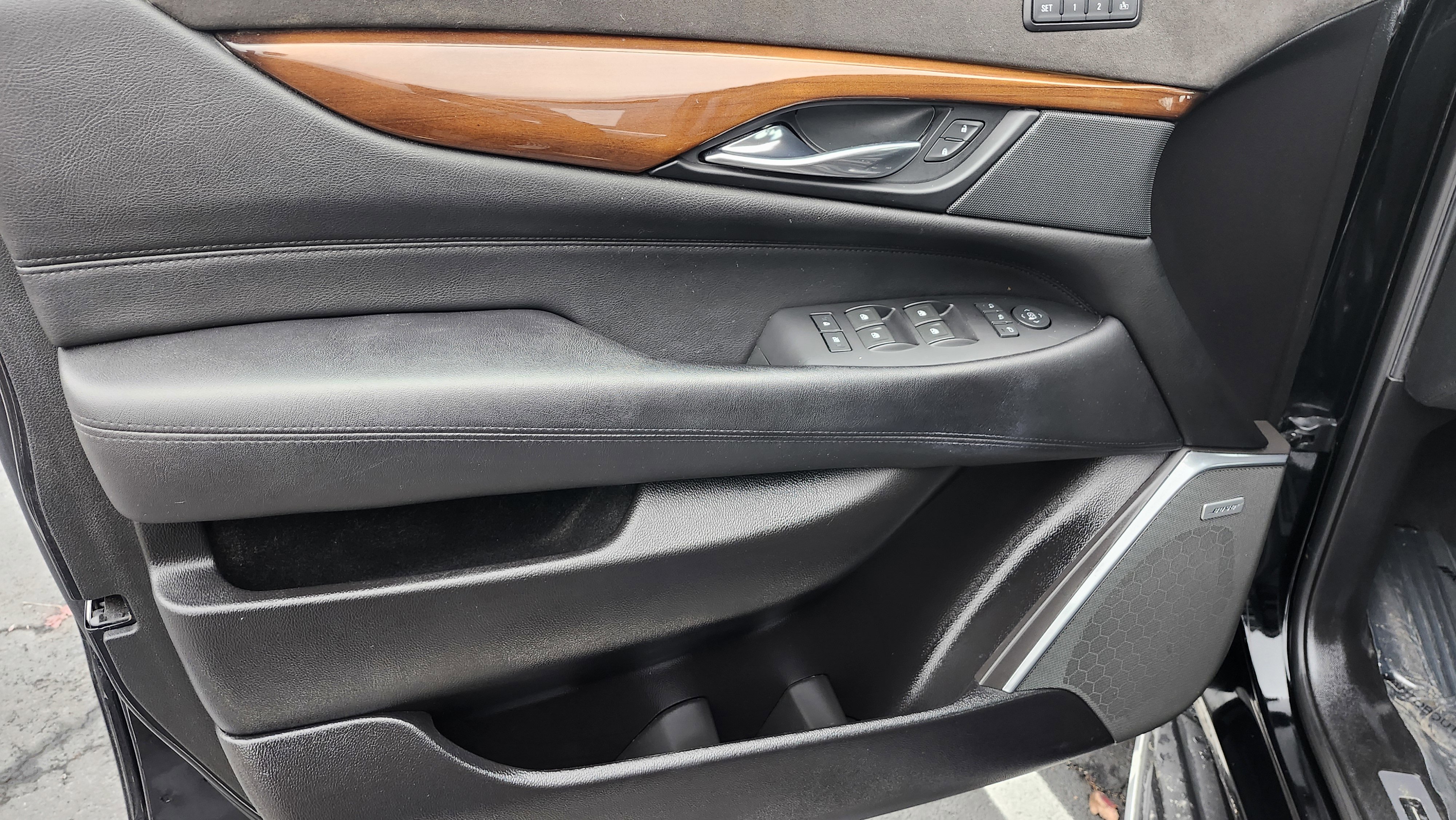 Used 2018 Cadillac Escalade Luxury image 20