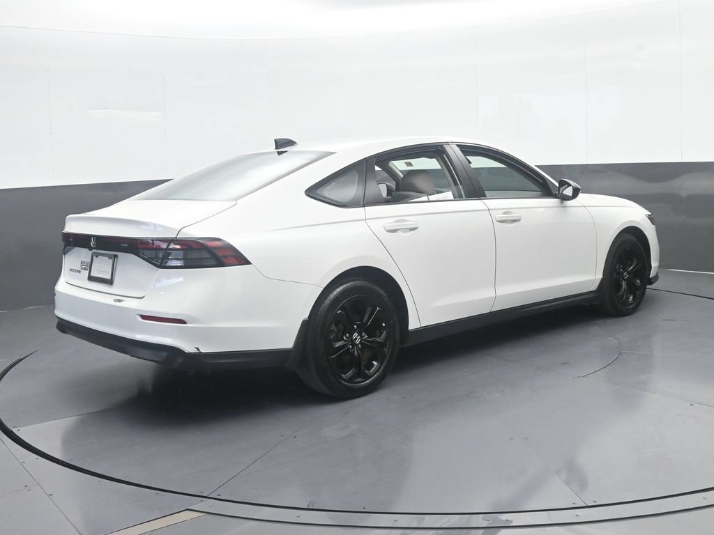 Used 2025 Honda Accord SE image 6