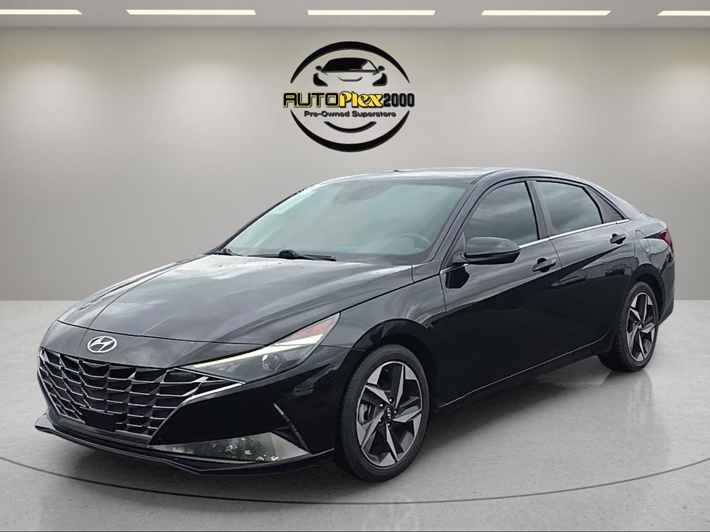 Used 2021 Hyundai Elantra SEL w/ Convenience + Premium Package FWD image 3