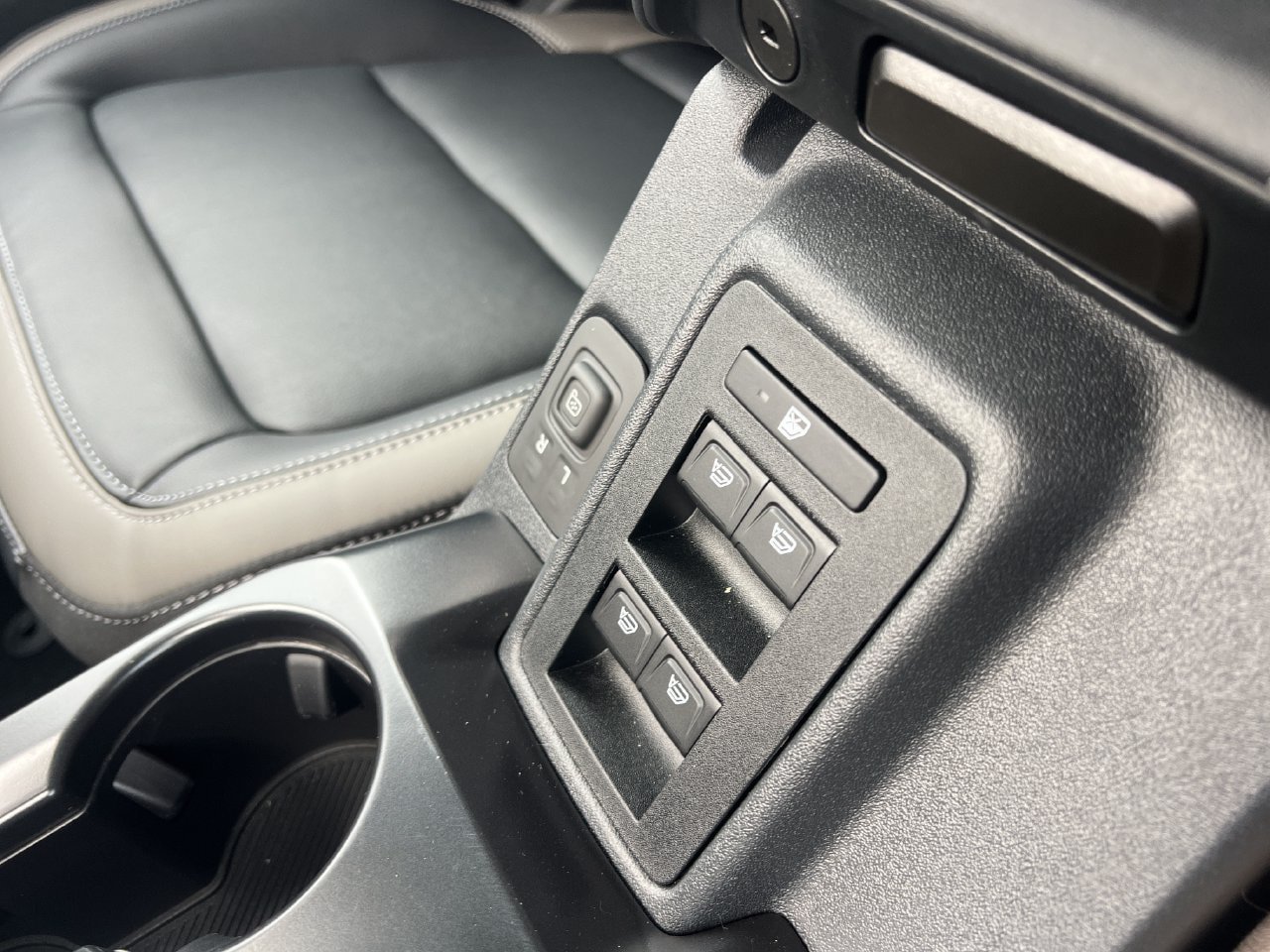 New 2026 Ford Bronco Outer Banks AWD/4WD image 9