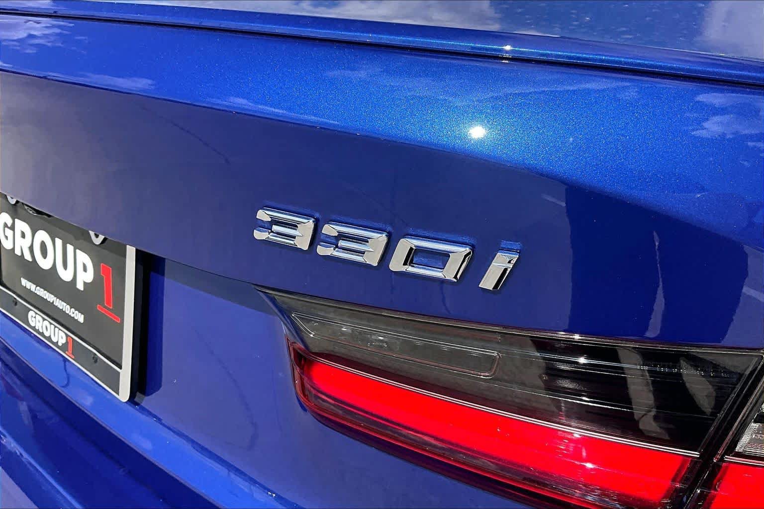 Used 2024 BMW 330i Sedan w/ M Sport Package RWD image 9