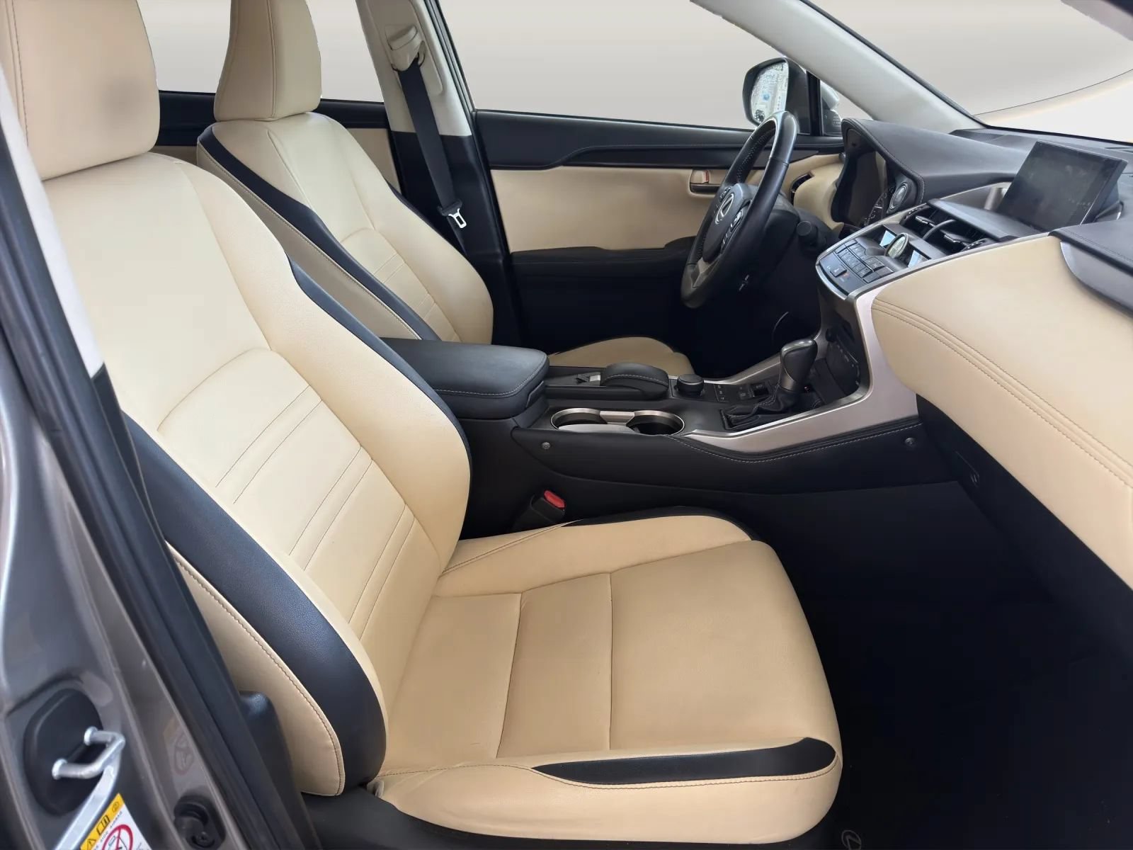 Used 2015 Lexus NX 200t FWD image 18