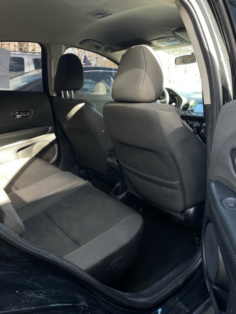 Used 2019 Honda HR-V LX image 12
