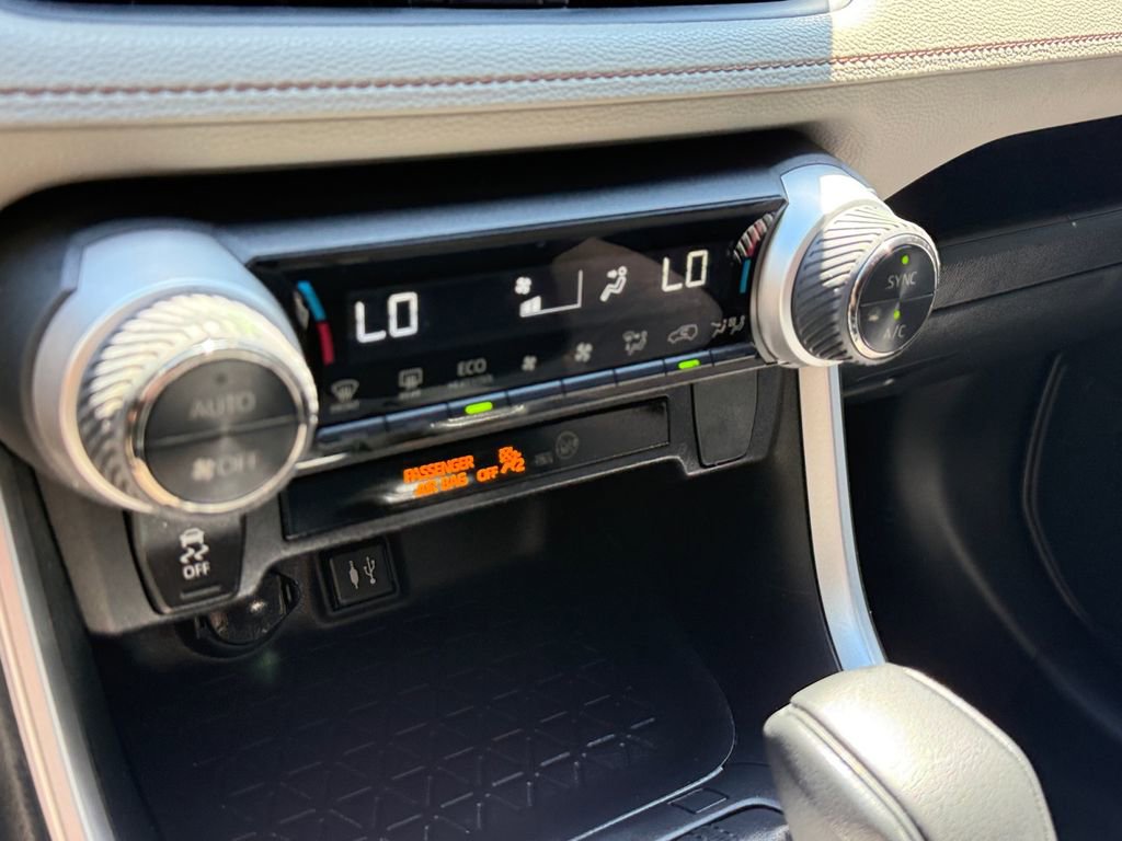 Certified 2019 Toyota RAV4 XLE FWD image 36
