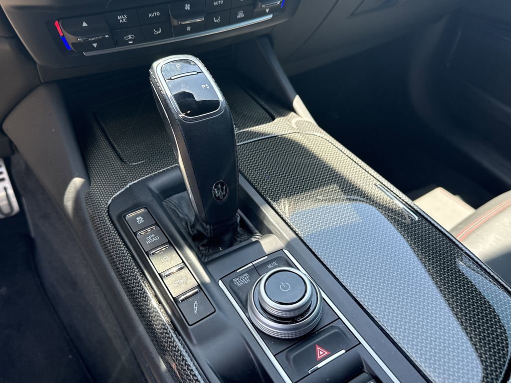 Used 2021 Maserati Levante S AWD/4WD image 18
