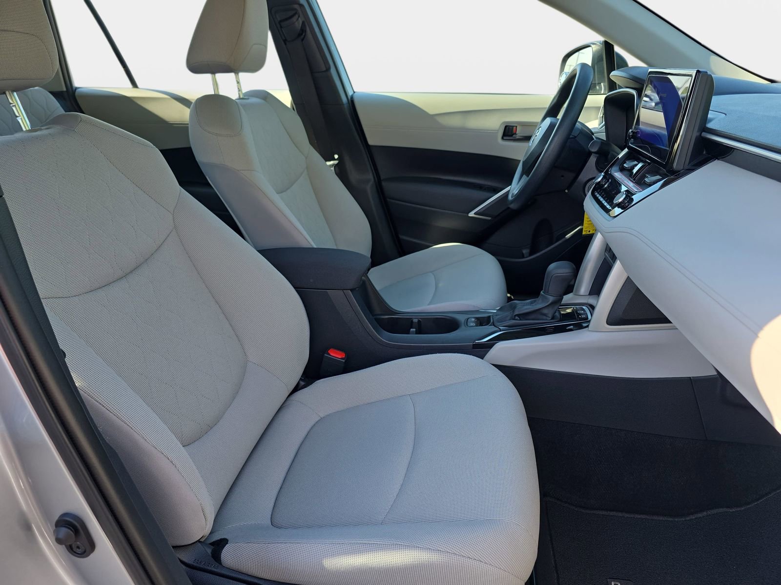 Used 2024 Toyota Corolla Cross L FWD image 10