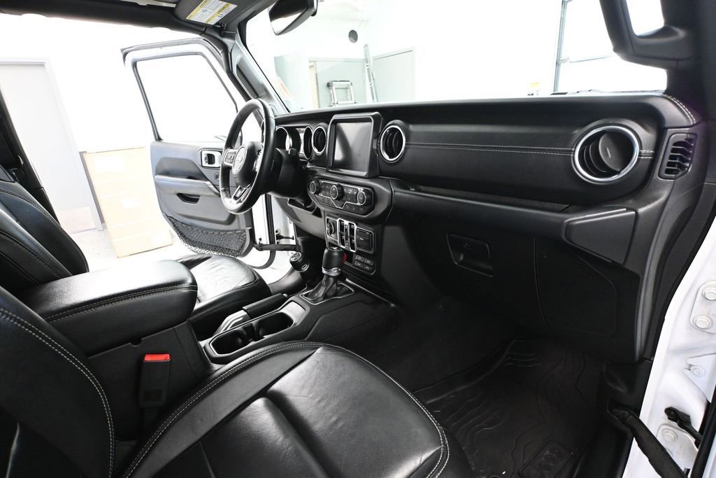 Used 2018 Jeep Wrangler Unlimited Sahara w/ Dual Top Group AWD/4WD image 49