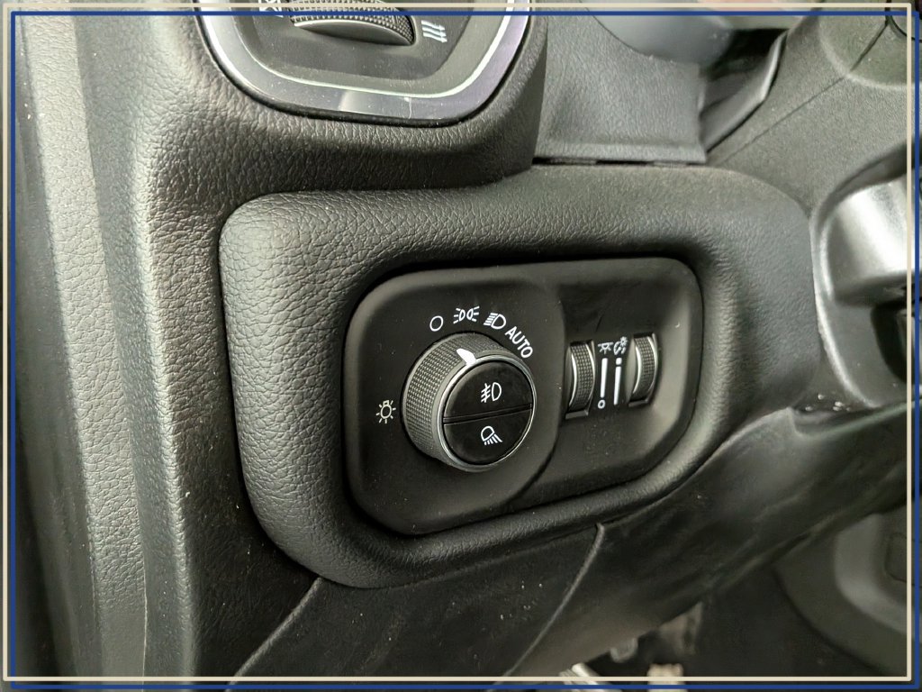New 2026 RAM 2500 Laramie AWD/4WD image 18