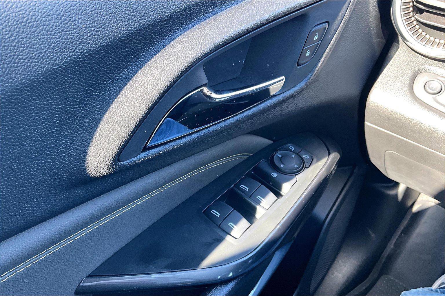 New 2026 Chevrolet Trax ACTIV w/ Sunroof Package image 17