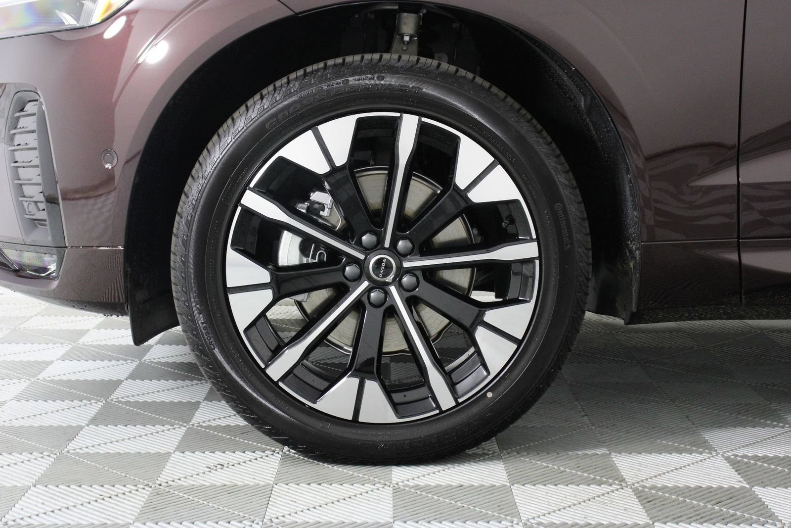 New 2026 Volvo XC60 B5 Plus AWD/4WD image 13