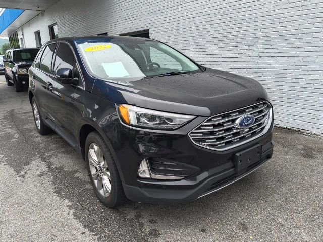Used 2022 Ford Edge Titanium w/ Equipment Group 301A AWD/4WD image 2