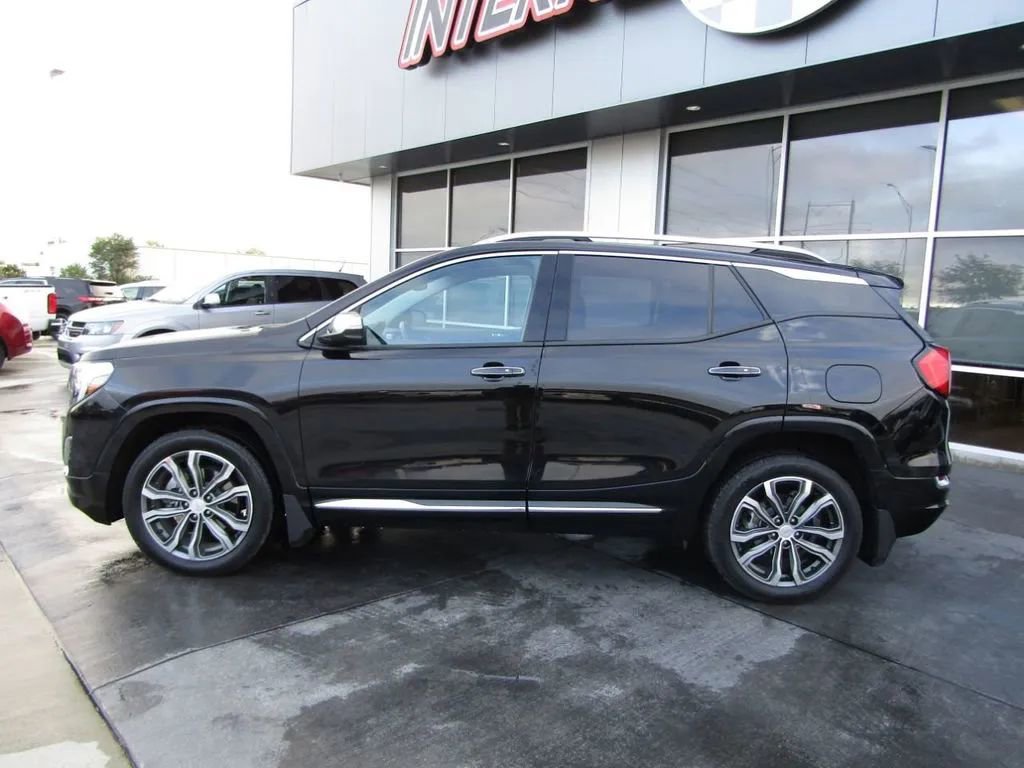 Used 2018 GMC Terrain Denali w/ Comfort Package image 4