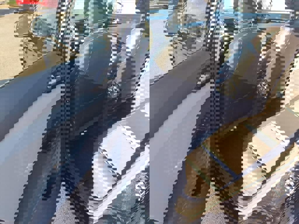 Used 2023 Volkswagen Taos SE image 21