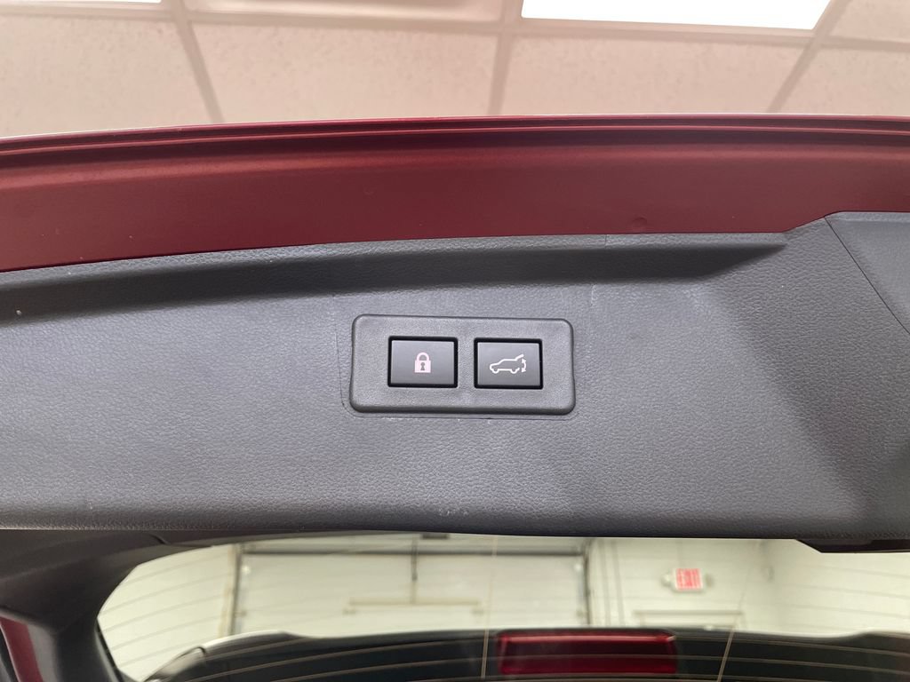 Used 2025 Subaru Outback Premium AWD/4WD image 16