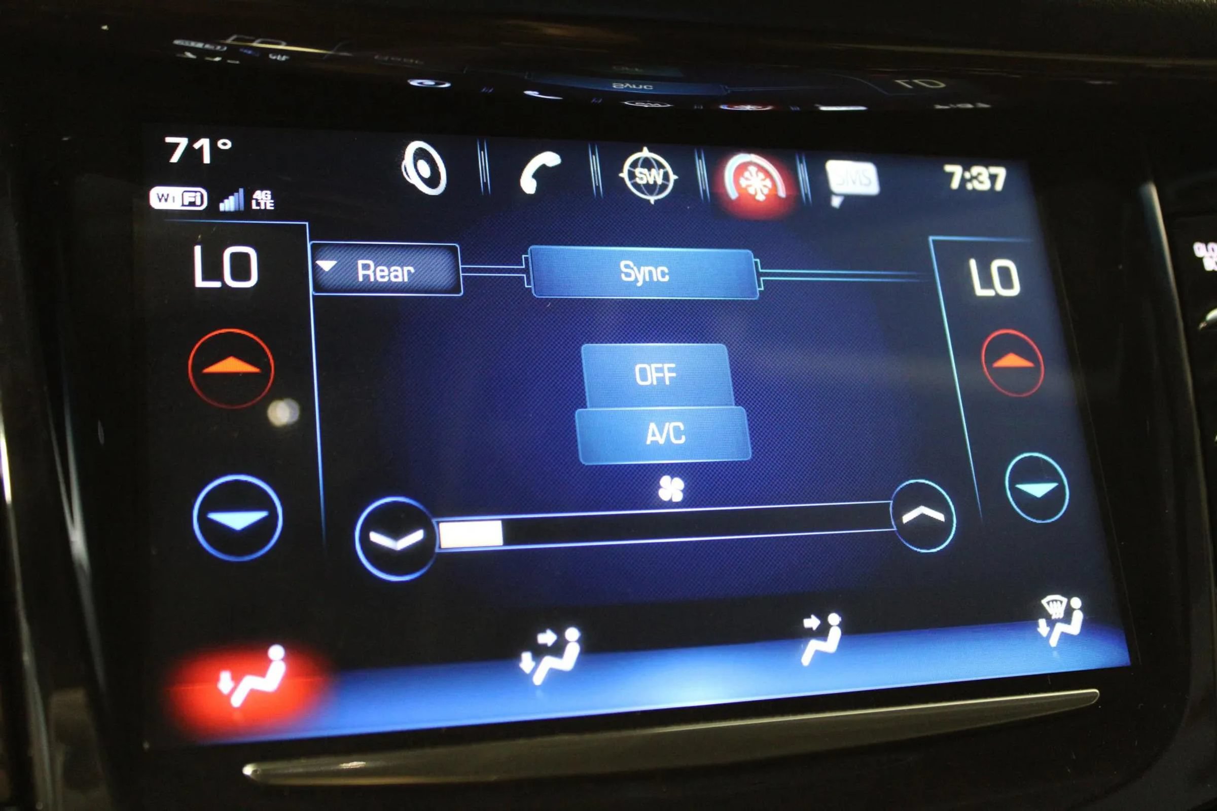 Used 2020 Cadillac Escalade ESV Luxury AWD/4WD image 21