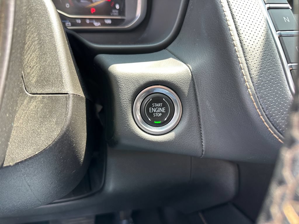 Used 2022 GMC Yukon XL AT4 w/ AT4 Premium Plus Package AWD/4WD image 30